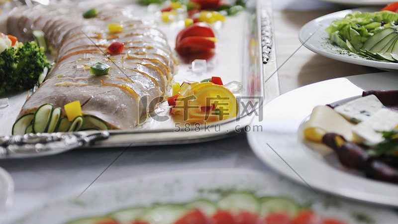 成都休闲食品批发，如何选择一件代发服务商？**