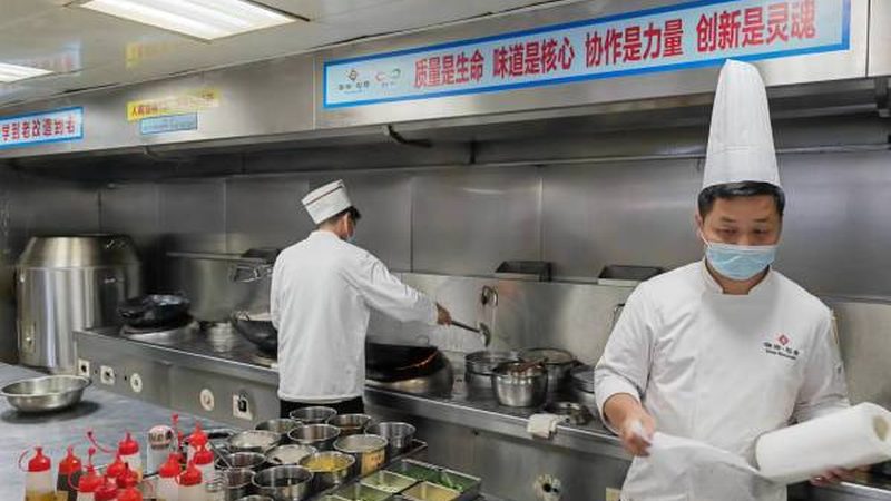休闲食品线上线下生产厂家排名背后的考量因素